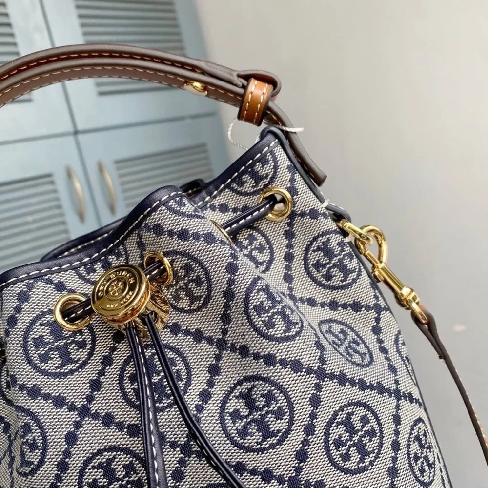 NEW Tory Burch monogram bucket bag - Picture 4 of 8
